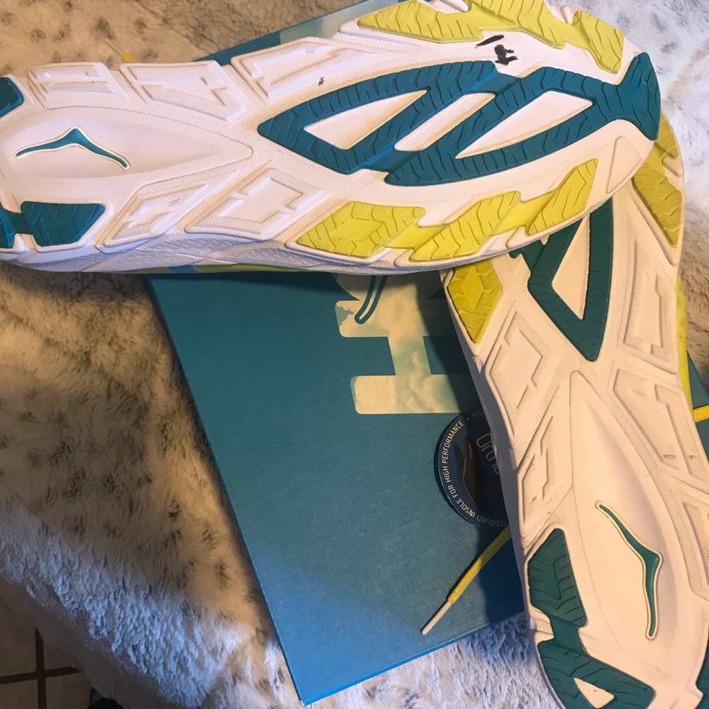 New Mens ( tracer Hoka  ) size 14